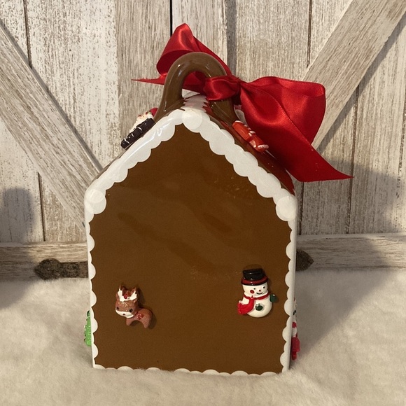 Rae Dunn INSPIRED Gingerbread Birdhouse - Picture 5 of 14
